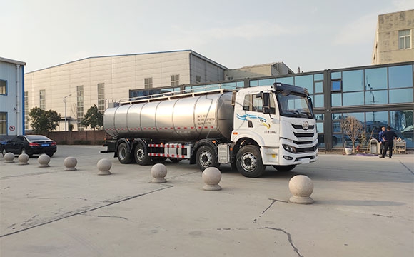 牛奶运输车